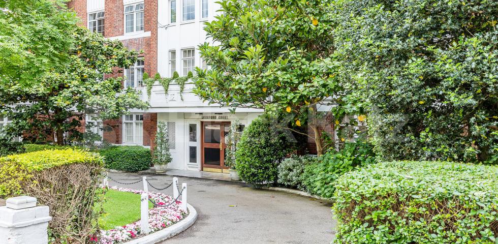 Stunning studio private mansion block mins to tube and regents park Langford Place, St Johns Wood